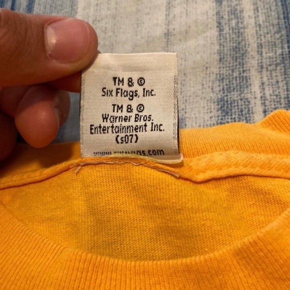 Six Flags Over Texas Vintage Looney Tunes Small T-Shirt - Picture 5 of 6